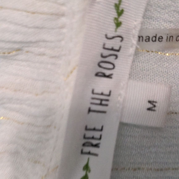 Free the Roses Size M Boho Top with Gold and Black Sequins - Picture 5 of 6